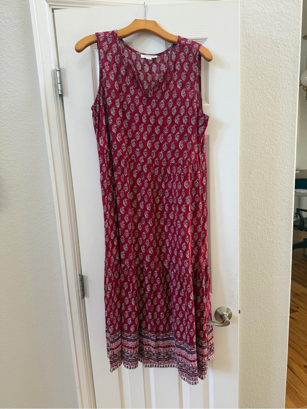 beachlunchlounge Sleeveless Dress in Burgundy Floral